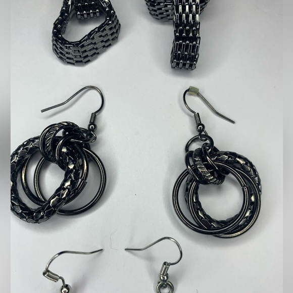 U) Bundle of 5 fashion earrings - Picture 7 of 10